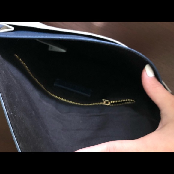 Forever 21 Envelope purse - Picture 5 of 5